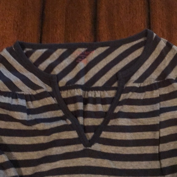 Bundle of long-sleeve women’s shirts. - Picture 6 of 6